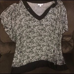 🎉Woman’s Gray and Black top🎉